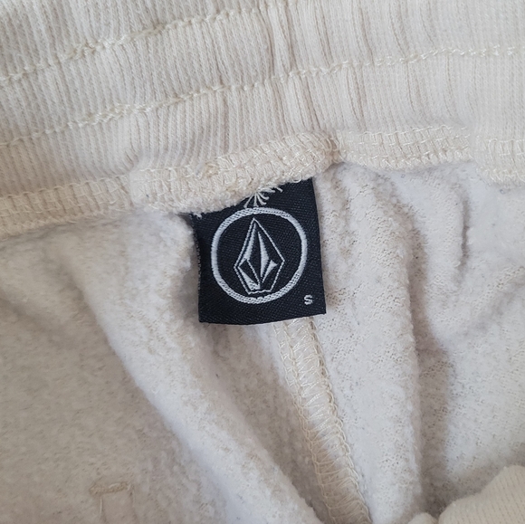 Men's VOLCOM Rainmaker active sweat shorts size Small Ivory - Picture 2 of 5